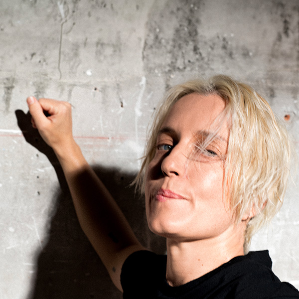 Affiche Jeanne Added en concert au 106